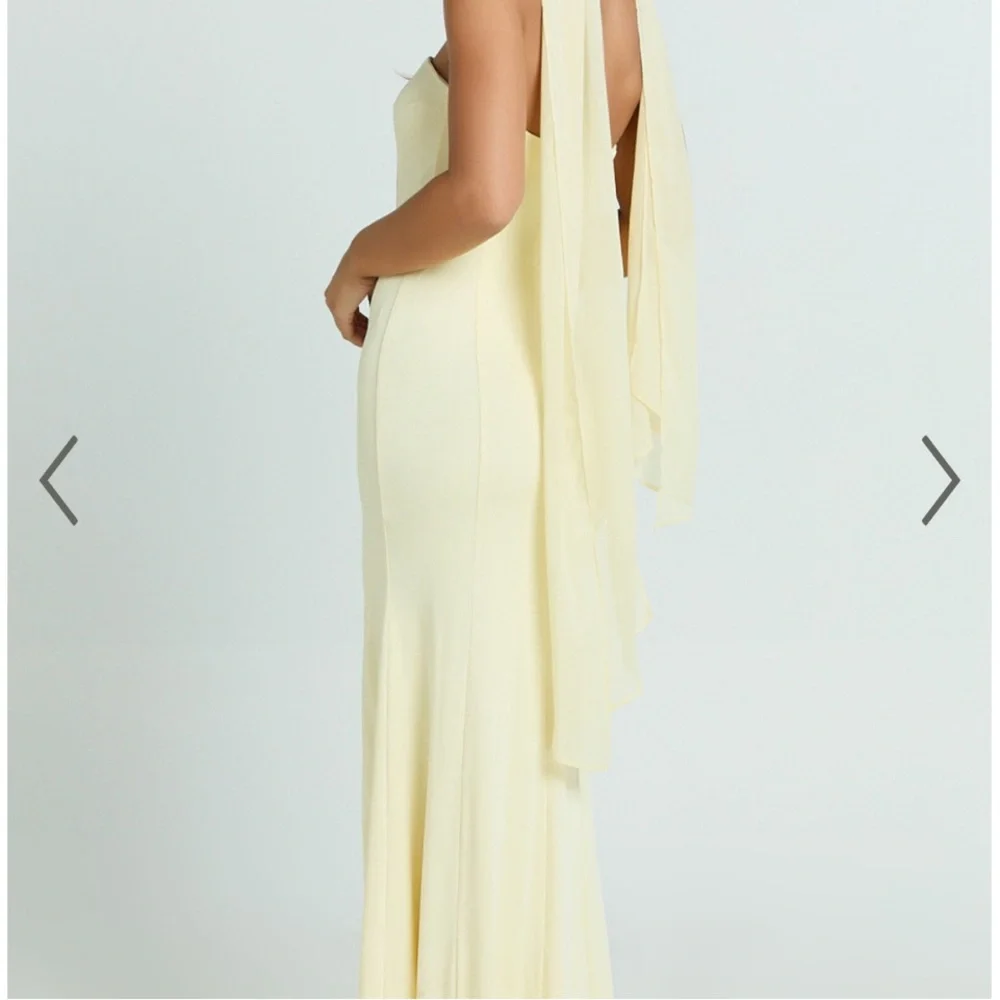 New with tags Yellow strapless gown with scarf - Picture 3 of 4